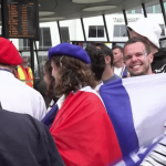 Eurovision 2024 : les fans de Slimane donnent de la voix en Suède
La finale de l’Eurovision aura lieu samedi 11 mai en Suède. Slimane, qui représentera la France, a déjà pu présenter son titre "Mon amour". Ses supporters sont déjà sur place.