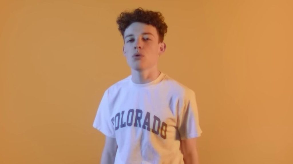 Eurovision : l'artiste suisse non-binaire Nemo a remporté le concours
Le concours de la chanson a été remporté dans la soirée du samedi 11 mai par la Suisse. Le pays était porté par l'artiste Nemo, une personne non-binaire de 24 ans qui explique fièrement être ni homme, ni femme.
