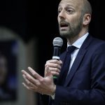 Fonction publique : la suppression des catégories A, B et C est "sur la table", selon le ministre Stanislas Guerini
Parmi les autres propositions, Stanislas Guerini a abordé, mardi, sa volonté de faciliter les licenciements dans la fonction publique, une proposition qui suscite l'ire des syndicats.