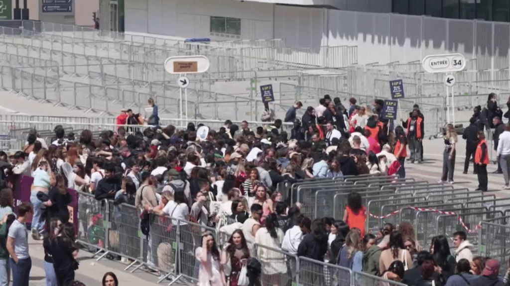 Concerts de Taylor Swift : des retombées économiques impressionnantes
Le premier rendez-vous des concerts de Taylor Swift a eu lieu jeudi 9 mai à La Défense Arena. Les déplacements de la star américaine sont devenus un accélérateur économique, avec 300 000 spectateurs attendus durant ses six dates dans l’Hexagone.