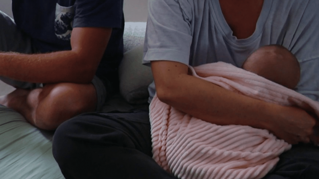 Émeutes en Nouvelle-Calédonie : le témoignage d’une famille qui a tout perdu
En Nouvelle-Calédonie, une partie du quartier de Kaméré a été prise pour cible, vendredi 24 mai. Une famille témoigne.