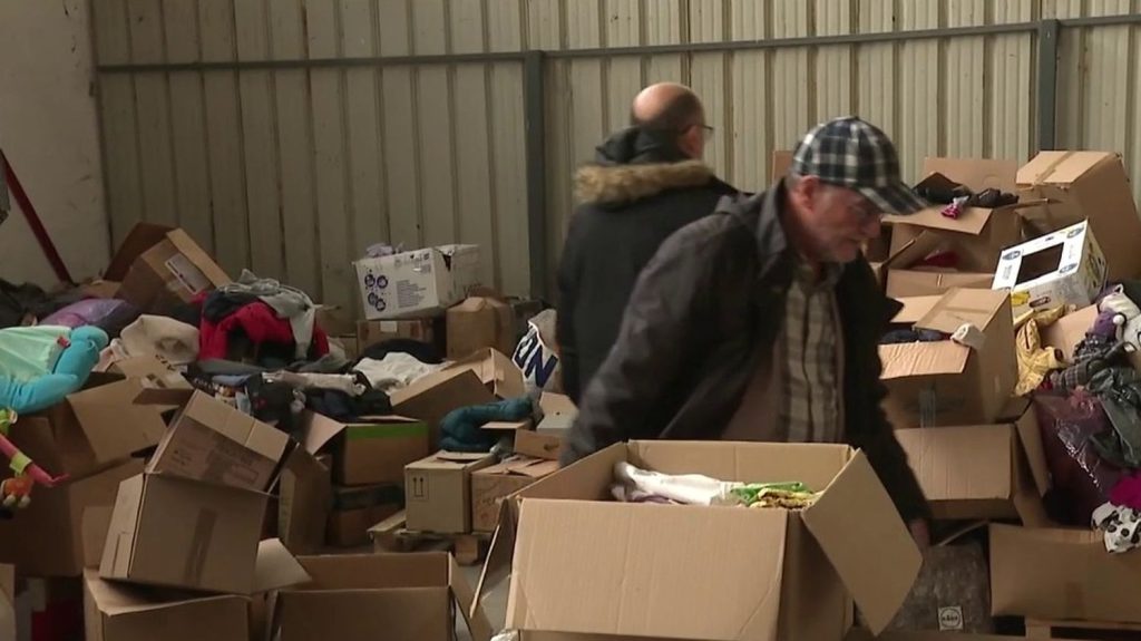 Isère : le Secours populaire victime d'un troisième cambriolage en six mois
Un centre de stockage du Secours populaire en Isère, à Bourgoin-Jallieu, a été cambriolé ce week-end. Les bénévoles se sont rendu compte du vol lundi 6 mai.