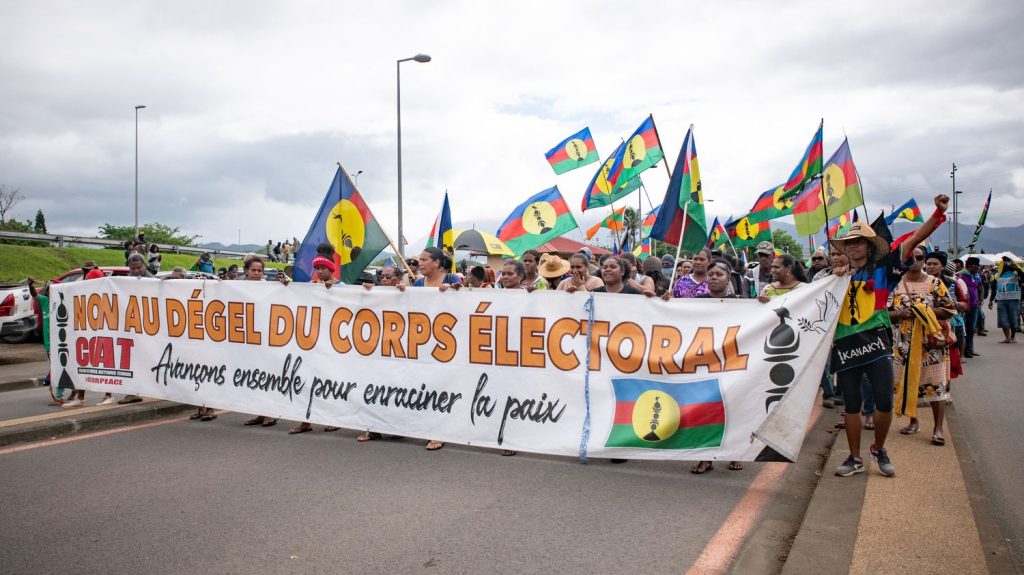 Émeutes en Nouvelle-Calédonie : "L'escalade de la violence, on n'y est pour rien", affirme une militante de la CCAT
La Cellule de coordination des actions de terrain est pointée du doigt par les autorités et notamment le ministre de l'intérieur comme responsable des violences survenues en Nouvelle-Calédonie.