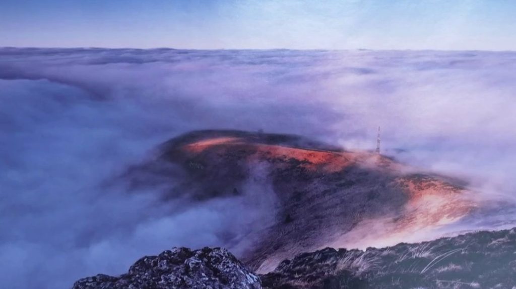 Auvergne : les paysages volcaniques, une attraction grandeur nature
Pour explorer les différents volcans d’Auvergne, les photos permettent de faire un voyage fascinant au cœur de la nature et de ses merveilles.
