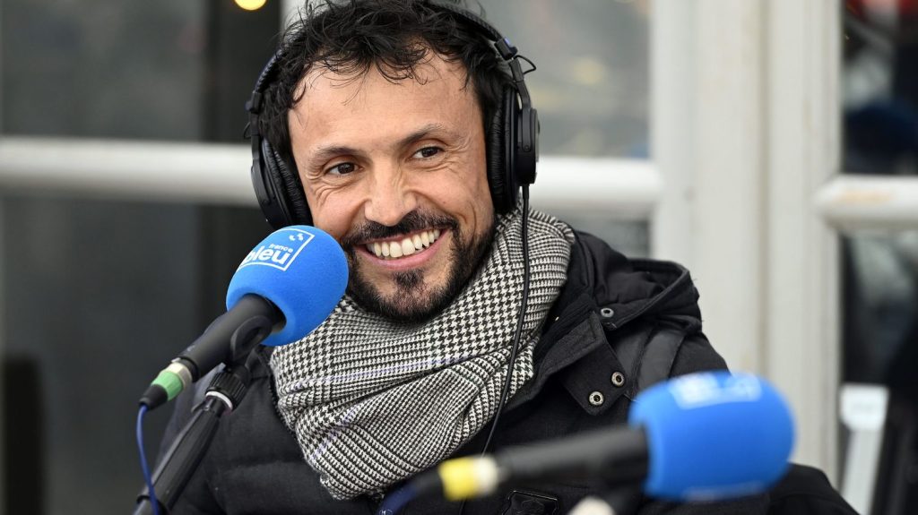 Willy Rovelli s'invite à déjeuner chez l'habitant sur France 3 : "Je veux être au contact des gens"
Willy Rovelli adapte son émission quotidienne de France Bleu "On n’est pas à l’abri d'faire une bonne émission" en hebdomadaire sur France 3 intitulée "Willy vient déjeuner chez vous".