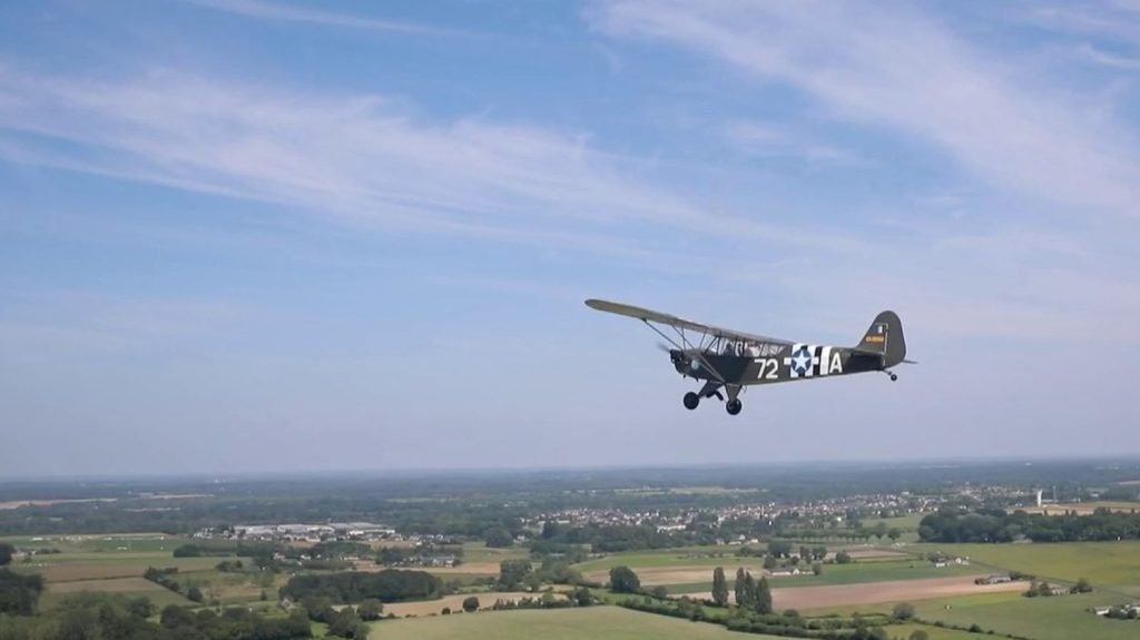 80 ans du Débarquement : la renaissance de l'avion Piper, héros de la Seconde Guerre mondiale
Le célèbre avion Piper a été utilisé lors du Débarquement en Normandie pour repérer les positions ennemies. À l'occasion des commémorations, certains passionnés font revivre cet appareil mythique.
