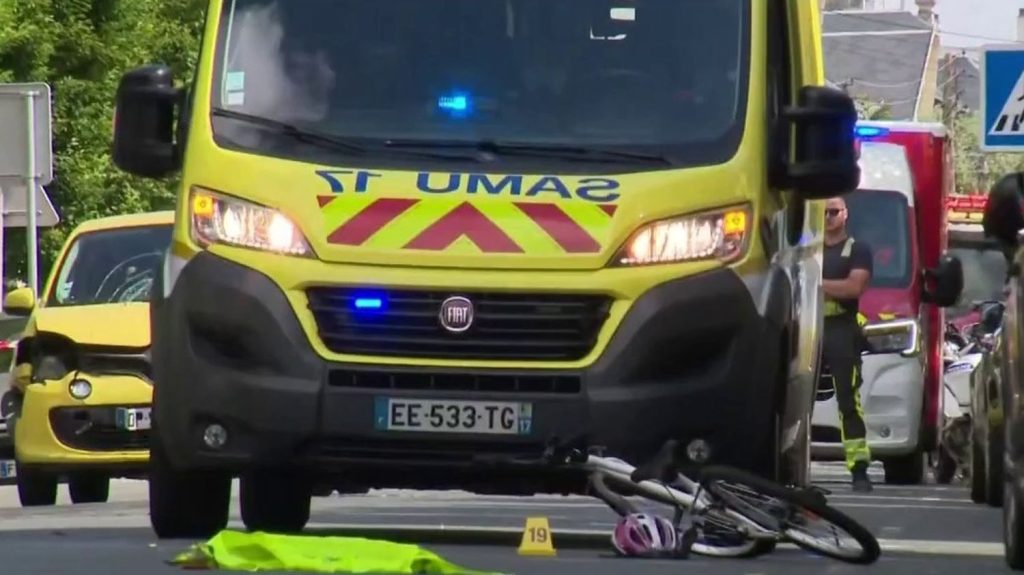 Enfants à vélo fauchés à La Rochelle : sept blessés, dont trois grièvement
Ce mercredi 5 juin, une octogénaire au volant de sa Twingo a fauché un groupe de 12 enfants dans le centre-ville de La Rochelle (Charente-Maritime). Sept enfants âgés de 7 à 11 ans sont blessés, dont trois grièvement.