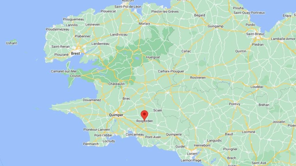 Un ancien candidat du FN fait un salut nazi et crie "Heil Hitler" lors d'une conférence sur l'extrême droite en Bretagne
La Ligue des droits de l'homme Quimper-Concarneau va déposer plainte.