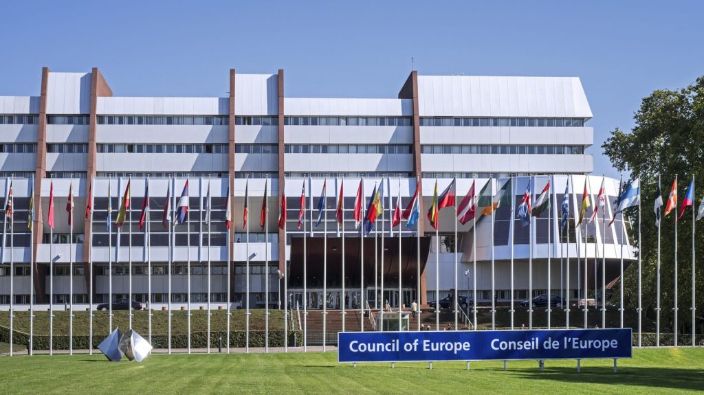 Les 75 ans du Conseil de l’Europe
Les 75 ans du Conseil de l’Europe et la fin du mandat de sa secrétaire générale, Marija Pejčinović Burić dresse le bilan de ses années au Conseil. Elle est l'invitée de "Micro européen".