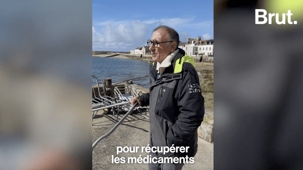 Vidéo
Avec Bernard, le seul médecin d’une île bretonne de 200 habitants
Bernard Pino est le seul médecin de l’île de Sein, qui compte 200 habitants et qui se situe au large de la Bretagne. Brut l’a suivi le temps d’une journée.