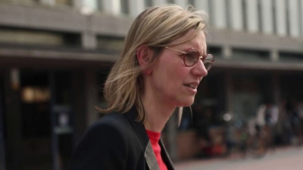 Législatives 2024 : la ministre Agnès Pannier-Runacher part en campagne
Avec le lancement de la campagne officielle pour les élections législatives lundi 17 juin, les ministres se mobilisent. Emmenés par Gabriel Attal, plusieurs membres du gouvernement ont été investis, dont la ministre déléguée auprès du ministère de l’Agriculture, Agnès Pannier-Runacher.