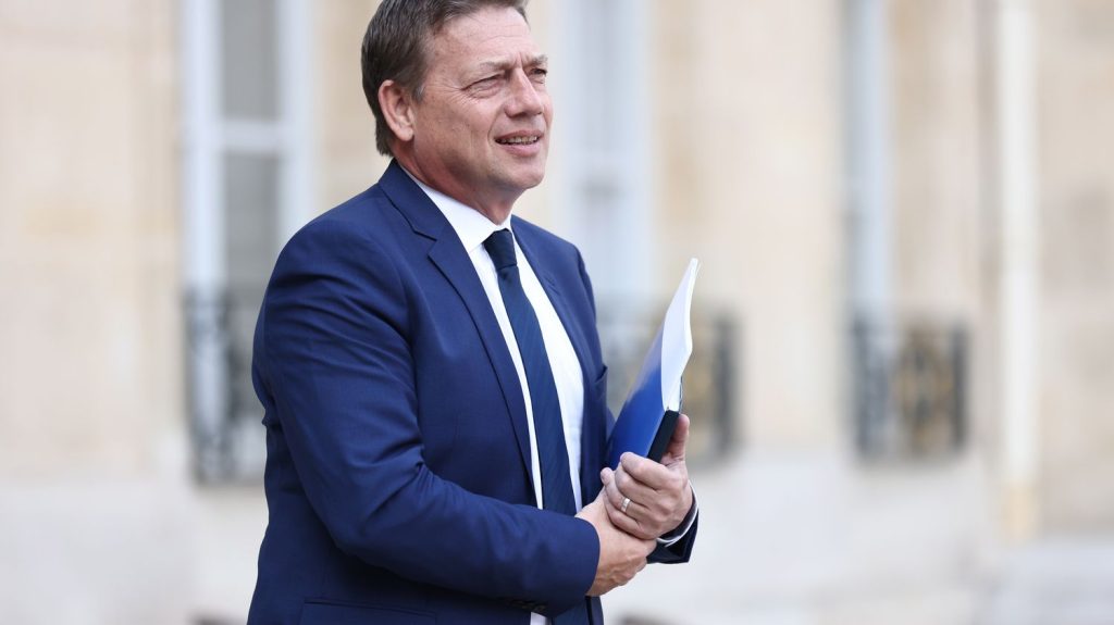 Programme du Nouveau Front populaire : "Ces annonces sont un peu dogmatiques", estime la Capeb
La Confédération de l'artisanat et des petites entreprises du bâtiment demande aux futurs députés de "bien écouter" les entreprises, vendredi 14 juin, après les propositions économiques du Nouveau Front populaire pour les élections législatives.