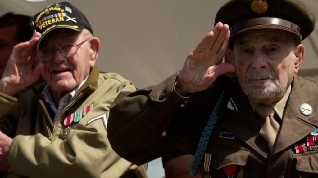 80 ans du Débarquement : les vétérans célébrés en Normandie
À quelques jours de la commémoration du 6 juin 1944, les vétérans américains et britanniques arrivent dans l’Hexagone. La plupart des survivants ont tenu à faire ce long voyage.