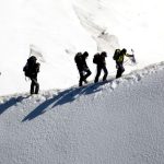 Cinq personnes ont fait des chutes mortelles en deux jours dans les Alpes
Les alpinistes ou randonneurs ont trouvé la mort mercredi et jeudi, notamment autour du mont Blanc, où les secours appellent à "différer ses projets de sorties en montagne" en raison de la persistance d'un fort enneigement.