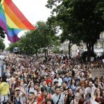 Marche des fiertés LGBTQ+ : des milliers de personnes à Paris contre la transphobie
Les organisateurs de cette édition 2024 au sein de la capitale ont dénoncé une offensive transphobe.