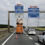 Trois morts dans le crash d'un avion de tourisme sur l'autoroute A4 en Seine-et-Marne
Le petit avion s'est crashé à 15h45 dimanche, après avoir heurté une ligne à haute tension.