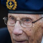 80 ans du Débarquement : le vétéran canadien Bill Cameron meurt la veille de son retour en Normandie
Mitrailleur anti-aérien, il a protégé des péniches américaines qui débarquaient les troupes en Normandie. William "Bill" Cameron s'est éteint dimanche à l'âge de 100 ans.