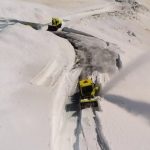 Savoie : au Col de l'Iseran, des mètres de neige à déblayer
Si les pistes ont manqué de flocons cet hiver, certaines hauteurs ont été ensevelies. Au Col de l'Iseran, en Savoie, les agents des routes procèdent au déneigement délicat de la voierie sous des mètres de neige.