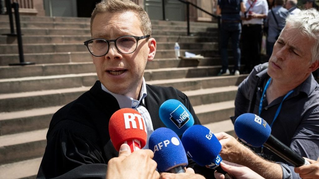 Jean-Marc Reiser, mis en examen pour la disparition d'une femme à Strasbourg en 1987, se pourvoit en cassation
Dernière personne à avoir vu vivante la jeune femme de 23 ans, Jean-Marc Reiser, déjà condamné deux fois pour viols et assassinat, avait été acquitté faute de preuves en 2001. Mais le parquet de Strasbourg a rouvert une information judiciaire dans ce dossier.