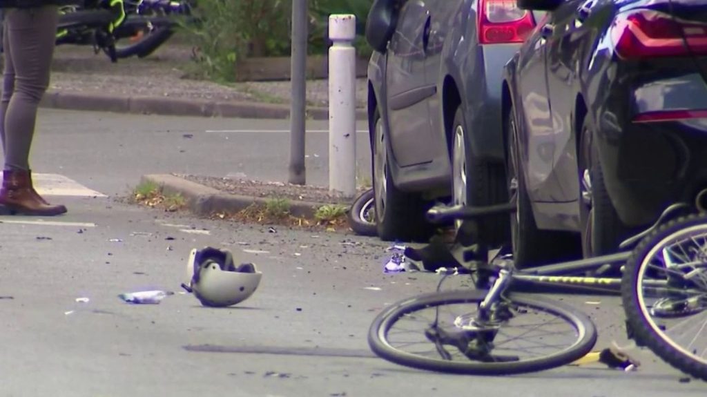 Accident à La Rochelle : une enfant de 6 ans en état de mort cérébrale
Au lendemain de l'accident durant lequel une conductrice de 83 ans a percuté 12 enfants à vélo, l'une des blessés a été déclarée en état de mort cérébrale, jeudi 6 juin.