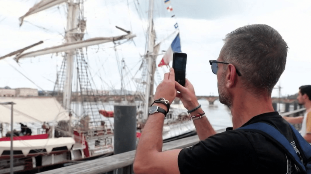 Vin : un week-end de festivités à Bordeaux, marqué par la venue du Belem
Le week-end du samedi 29 juin sera marqué par des festivités autour du vin, à Bordeaux. Dès mercredi, le Belem, voilier emblématique, est arrivé dans le port de la ville. Voile et vin sont liés depuis plus de 2 000 ans.