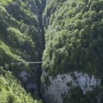 Tourisme : le plus long canyon du Pays basque
Dans les entrailles du Pays basque se cache un monde féérique. Au fond de ces gorges, un paysage sauvage, mais bucolique. Les gorges d’Olhadubi, petit paradis pour randonneurs.