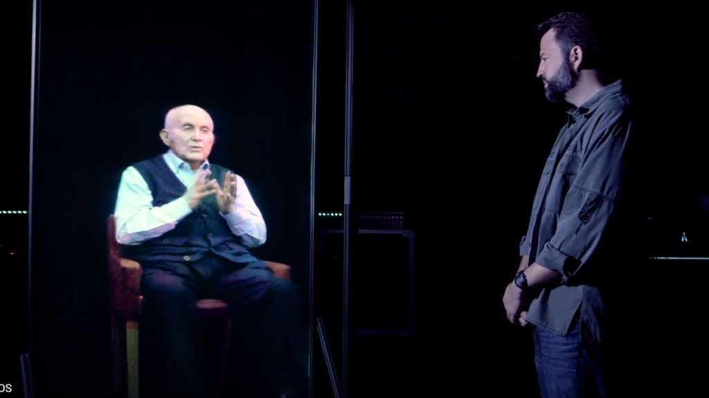 80 ans du Débarquement : des hologrammes pour faire vivre la mémoire des anciens combattants
En ce jour de commémorations du 6 juin 1944, les anciens combattants sont de moins en moins nombreux pour témoigner du débarquement en Normandie. De ce fait, l’intelligence artificielle peut être utile afin de passer leurs témoignages à la postérité.