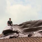 Intempéries : des assurances habitations plus chères à cause des catastrophes naturelles
De nombreux départements français ont été frappés par de fortes pluies et des orages mercredi 19 juin. Conséquence de ces intempéries, les primes d'assurance s'envolent. Certains habitants payent même leur assurance 40% plus cher.