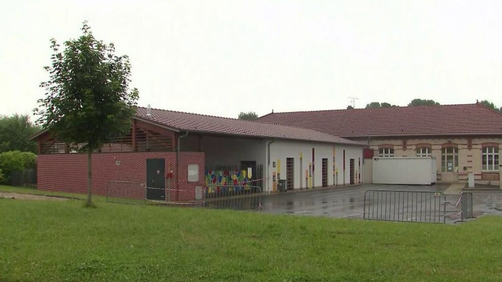 Marne : le mystère des enfants intoxiqués demeure
Dans la Marne, le mystère des intoxications continue, vendredi 14 juin. La semaine précédente, cinq autres élèves ont été malades, pourtant les enfants avaient été répartis dans d'autres établissements.