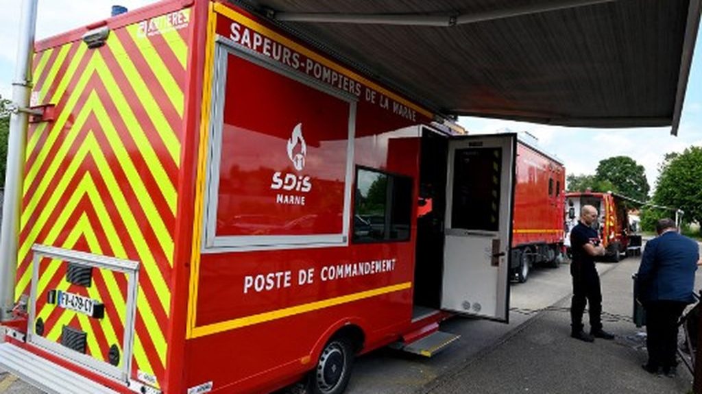 Ce que l'on sait des mystérieuses intoxications qui ont touché plusieurs dizaines d'enfants et d'adultes dans la Marne
Dans la commune de Fère-Champenoise, neuf élèves de maternelle et trois adultes ont été victimes de malaises jeudi. Trois semaines plus tôt, des dizaines d'habitants avaient déjà été victimes de symptômes similaires. L'origine de ces intoxications n'a toujours pas été identifiée.