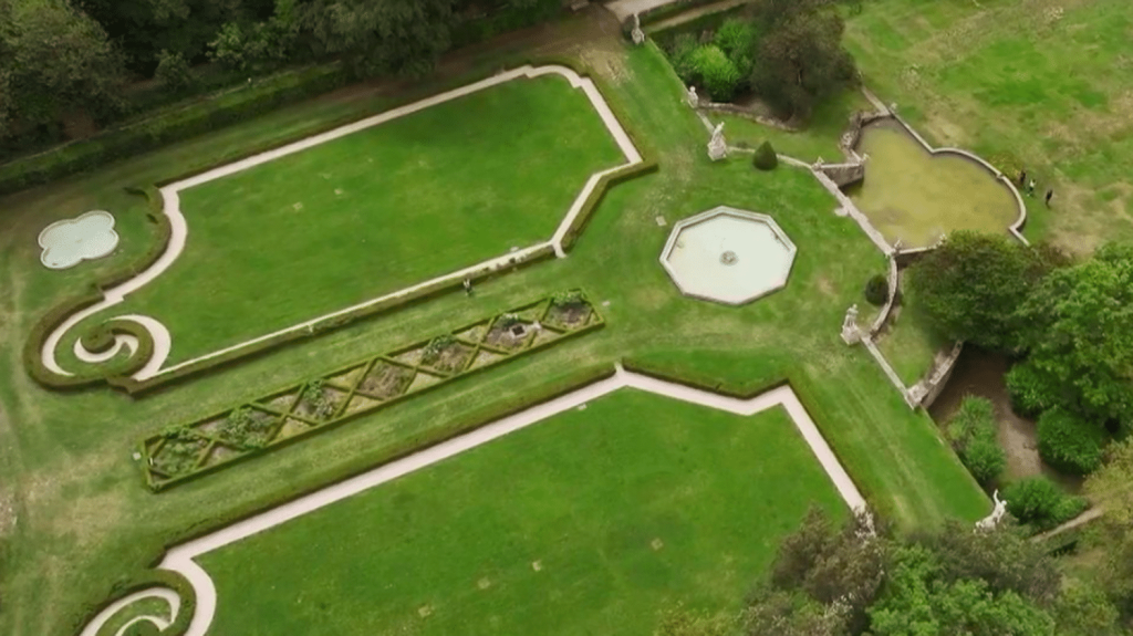 Patrimoine : les jardins d'Albertas, un petit paradis provençal
Direction les Bouches-du-Rhône, près d'Aix-en-Provence, à la découverte d’un lieu d'exception : les jardins d'Albertas, entretenus par une même famille depuis 13 générations.