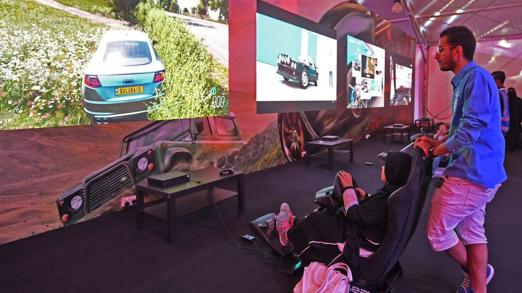 Après le pétrole, les Saoudiens veulent devenir les rois des jeux vidéo et de l’e-sport
L'Arabie saoudite multiplie les investissements XXL dans le secteur. Mais il n'est pas le seul. Le Maroc entend lui aussi devenir la référence du jeu vidéo sur le continent africain.