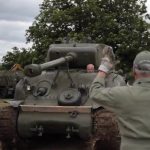 80e anniversaire du Débarquement : un musée à ciel ouvert se met en place à Sainte-Mère-Église
Les vétérans canadiens, britanniques et américains qui ont survécu au Débarquement sont de retour en Normandie. Ils vont participer aux commémorations du 6 juin 1944. Un musée à ciel ouvert se met en place dans le secteur de Sainte-Mère-Église.