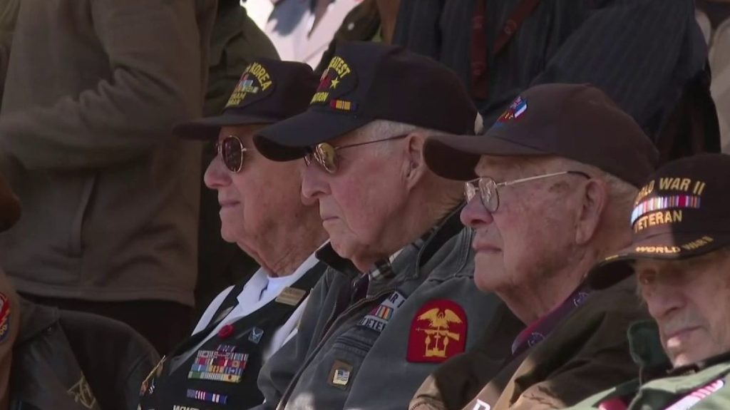 80 ans du Débarquement : la Normandie célèbre les vétérans
Les commémorations du 80ème anniversaire du Débarquement ont débuté en Normandie. Dimanche 2 juin, les vétérans ont été mis à l'honneur de ces premières célébrations.