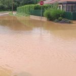 Intempéries : des orages violents ont touché la Haute-Saône
De violents orages ont frappé la Haute-Saône, dans la nuit du mercredi 26 au jeudi 27 juin. Un mois de pluie est tombé en quelques heures à certains endroits, provoquant des torrents de boue. Les habitants ont dû être évacués.