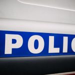 Soupçons de violences policières à Vénissieux : une plainte déposée par un homme filmé au sol frappé par la police
Le parquet de Lyon avait annoncé, début juin, l'ouverture d'une enquête judiciaire après la diffusion sur les réseaux sociaux d'une vidéo montrant un jeune homme roué de coups par un policier.