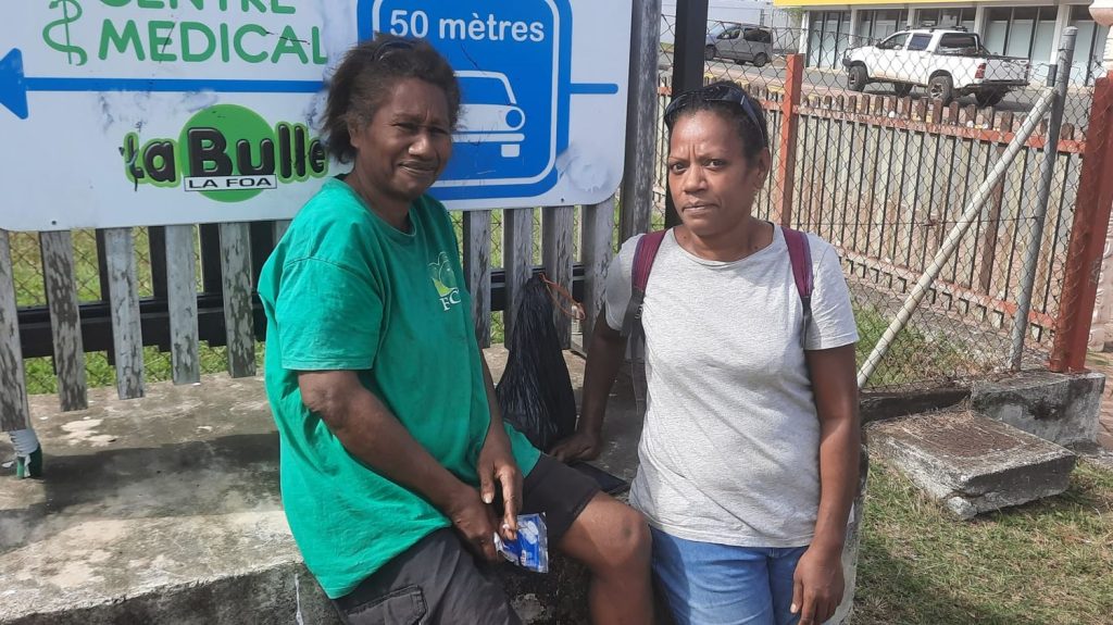Reportage
"Nous, on est tranquilles" : alors qu’indépendantistes et loyalistes se déchirent en Nouvelle-Calédonie, les habitants de La Foa arrivent à préserver la paix civile
Il y a trois semaines, la Nouvelle-Calédonie s'embrasait sur fond de revendications politiques pour l'indépendance. Mais à La Foa, un village situé à 1h30 de Nouméa, élus et habitants font tout pour préserver le "vivre-ensemble" entre communautés.