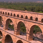 Sécheresse : l’eau du Rhône au secours des Pyrénées-Orientales ?
Depuis deux ans, les Pyrénées-Orientales font face à une sécheresse historique. La région a peut-être une solution : prolonger le projet "Aqua Domitia", qui transporte l'eau du Rhône. Problème : seulement jusqu'à Béziers, qui se trouve à 150 kilomètres de Perpignan.