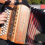 Le record du monde du concert d'accordéon le plus long battu dans le Nord
Christelle de Franceschi a battu le record du monde du concert d'accordéon le plus long, samedi à Hergnies dans le Nord en jouant durant 80 heures 53 minutes et 28 secondes. La musicienne a battu son propre record qu'elle détenait depuis 2022.
