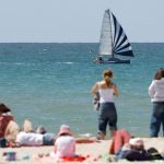 Météo : malgré le "décrochage polaire", la fraîcheur actuellement ressentie ne semble pas être au menu de l'été
Les températures en France sont actuellement inférieures aux normales de saison en raison de la présence d'une poche d'air froid qui se maintient normalement sur l'Europe du Nord, mais ça ne devrait pas durer.