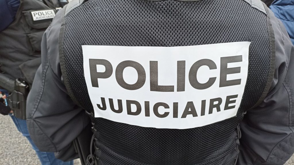 Sept personnes mises en examen à Lyon, soupçonnées d'être impliquées dans un trafic vaste d'armes de guerre entre les Balkans et la France
L'arrestation d'un homme en août 2023 avait lancé les enquêteurs de l'Office central de lutte contre le crime organisé sur la piste d'un trafic de dimension internationale.