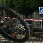 Accident à La Rochelle : une fille de 10 ans décédée après avoir été percutée par une conductrice âgée
La petite Margot, 10 ans, est décédée, a annoncé le parquet, vendredi 7 juin. Mercredi, elle avait été percutée par une voiture, comme 11 autres enfants qui circulaient à vélo dans La Rochelle, en Charente-Maritime. La conductrice a 83 ans.