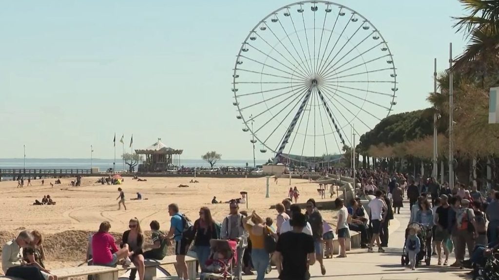 Immobilier : comment le bassin d'Arcachon est devenu la nouvelle Côte d’Azur
Sur le bassin d’Arcachon, en Gironde, les habitants multiplient les plaintes face à une urbanisation galopante et une population grandissante.