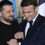 Guerre en Ukraine : quels sont les enjeux de la quatrième visite de Volodymyr Zelensky en France depuis le début de l'invasion russe ?
Le président ukrainien est invité aux commémorations du 80e anniversaire du Débarquement jeudi. Il s'exprimera le lendemain à l'Assemblée nationale, à 48 heures des élections européennes.
