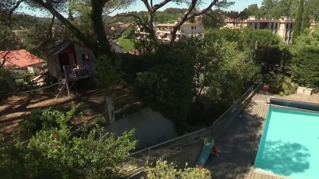 Climat : l'alerte sécheresse enclenchée en Provence
L'alerte sécheresse a été enclenchée pour la première fois de l'été en Provence, vendredi 5 juillet. Les particuliers et les golfs sont soumis à des restrictions.