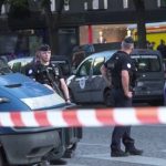 Paris : un policier attaqué au couteau près des Champs-Elysées
Jeudi 18 juillet, un policier a été blessé par un individu armé d'un couteau. Neutralisé, l'assaillant est mort de ses blessures.