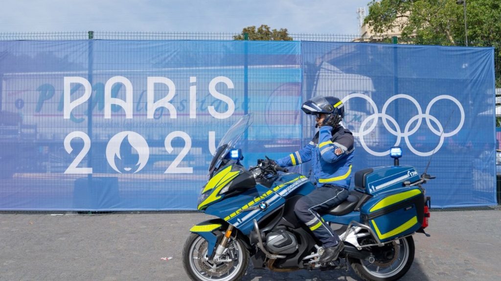 "Des activités beaucoup plus locales pour éviter d'utiliser des transports" : avec les Jeux de Paris 2024, les centres aérés doivent s'adapter
Les centres de loisirs de la capitale doivent s'adapter cette année face aux restrictions de circulation avec moins de sorties à l’extérieur de la capitale.