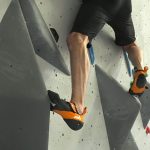 Chaussons d'escalade EB : "300.000 paires vendues chaque année en France, une goutte d'eau comparée aux 400.000 millions de paires de chaussures classiques"
Créée il y a près de 75 ans, la marque EB continue de produire des chaussons d'escalade, pour tous les niveaux. Et mise sur l'ouverture toujours plus grande de salles d'escalade pour continuer à prospérer.