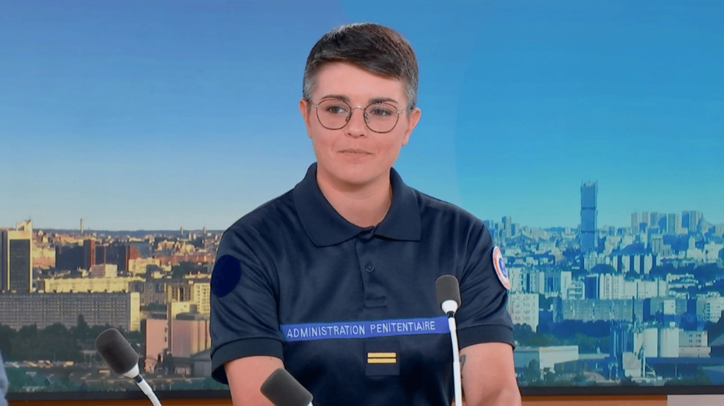 Défilé du 14-Juillet : "Une immense fierté et un honneur indescriptible", confie une cheffe de section qui défilera pour la première fois
Laurie-Anne Dieumegard, officier au centre pénitentiaire de Bois d’Arcy, sera cheffe de section du défilé militaire du 14-Juillet. Elle a donné quelques détails sur l’organisation du cortège, auquel elle participera pour la première fois.