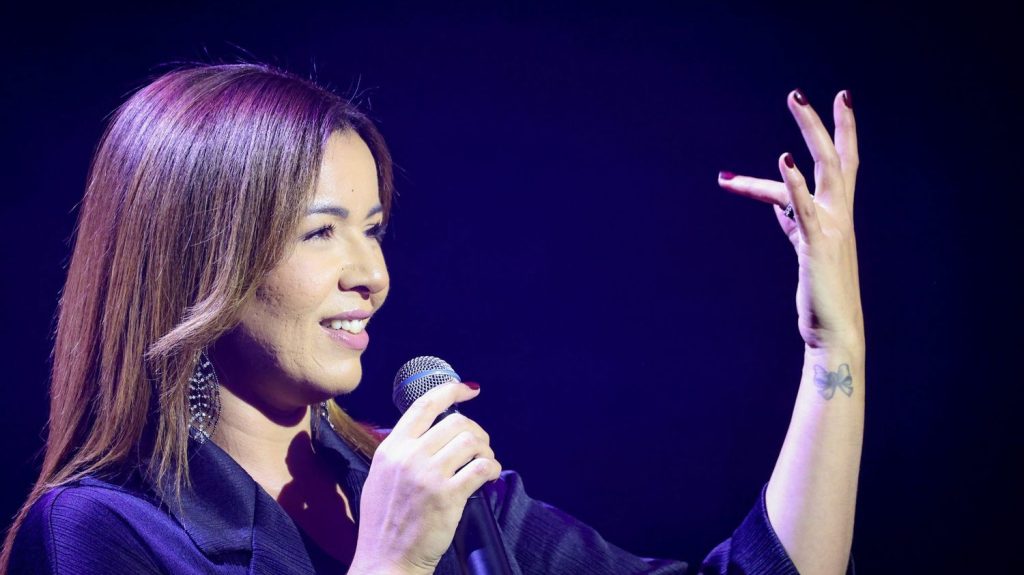 "C'était mon rêve", Chimène Badi aux Francofolies de La Rochelle pour la première fois
Chimène Badi a chanté devant un public conquis. La chanteuse fait la tournée des festivals avec son dernier spectacle consacré aux plus belles chansons d'Édith Piaf.